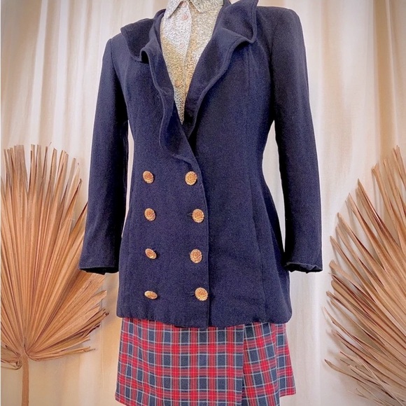 Retro Double Breasted Captains blazer with ruffle shawl collar by Valentino - Picture 4 of 6